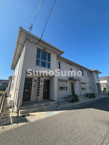 物件外観写真1　(外観もきれいです)