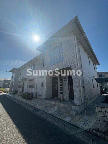 物件外観写真3　(外観は落ち着いています)