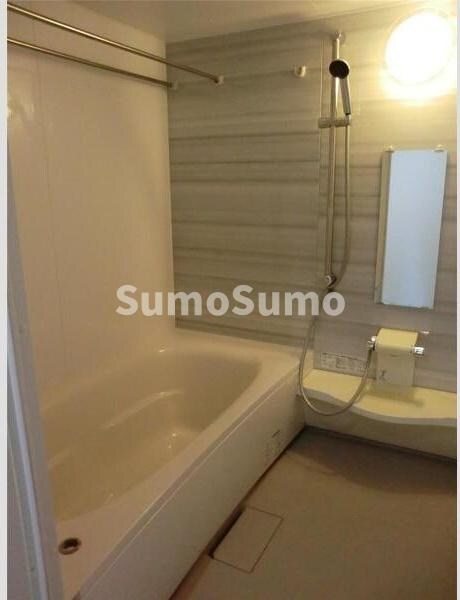 物件内観写真8　(ゆったり過ごせるお風呂です)