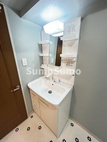 物件内観写真10　(忙しい朝には欠かせない洗面所です)