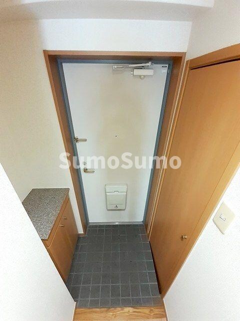物件内観写真3　(きれいな玄関です)