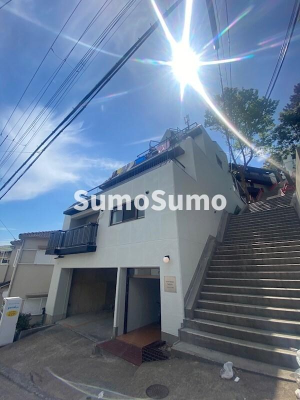 物件外観写真1　(おしゃれな外観です)