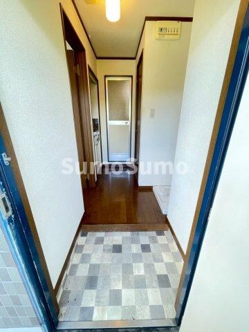 物件内観写真4　(落ち着いた玄関です)