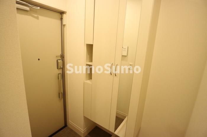 物件内観写真5　(落ち着いた玄関です)