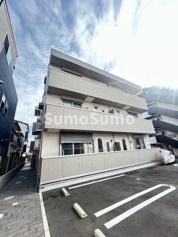 物件外観写真4　(落ち着いた雰囲気の外観です)