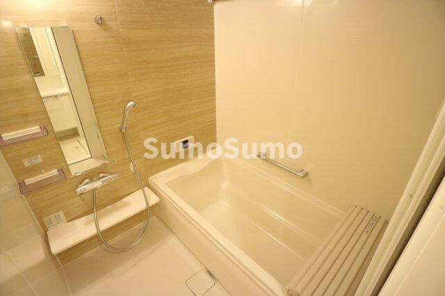 物件内観写真9　(落ち着いた空間のお風呂です)