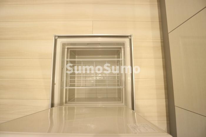 物件内観写真20　(大きなスペースがあり、収納には困りません)