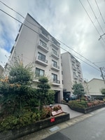 落ち着いた雰囲気の外観です
