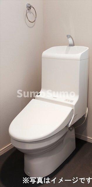 物件内観写真6　(ゆったりとした空間のトイレです)