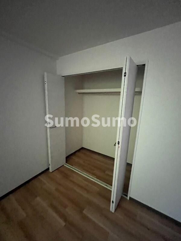 物件内観写真8　(便利な収納スペースです)