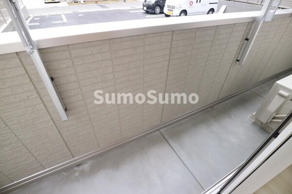 バルコニー(バルコニーからの眺めを楽しみながら食事をしませんか)