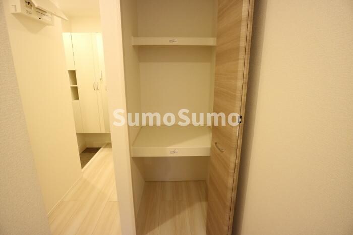 物件内観写真19　(大きなスペースがあり、収納には困りません)