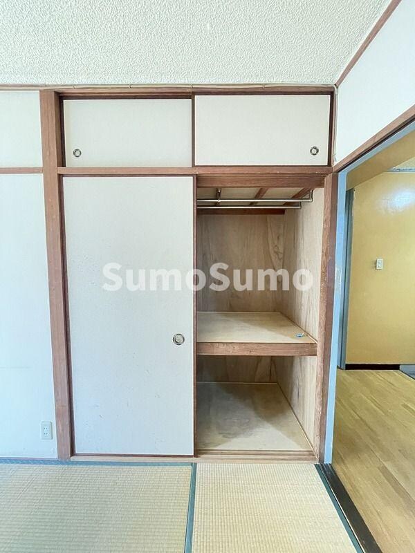 物件内観写真9　(ちょっとした収納スペースも充実しています)