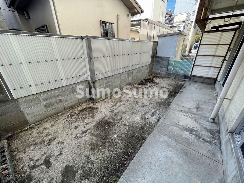 物件内観写真10　(お庭で自由な時間を過ごせます)