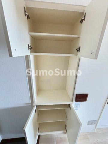 物件内観写真14　(小物を収納するのに便利です)