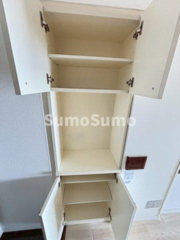 収納(小物を収納するのに便利です)