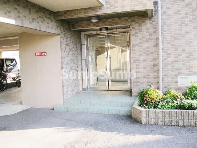 物件外観写真2　(毎日通るエントランスはこのようになっています)