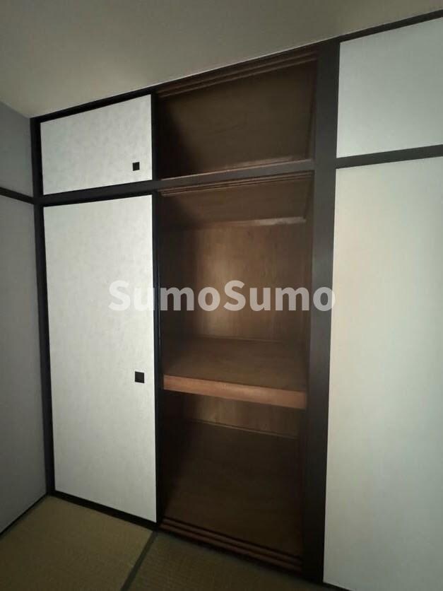 物件内観写真22　(大きなスペースがあり、収納には困りません)