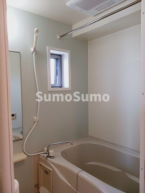 物件内観写真8　(落ち着いた空間のお風呂です)