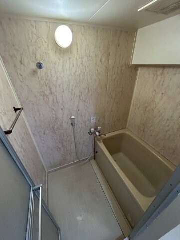 物件内観写真6　(コンパクトで使いやすいお風呂です)