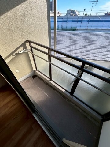 物件内観写真8　(バルコニーからの眺めを楽しみながら食事をしませんか)