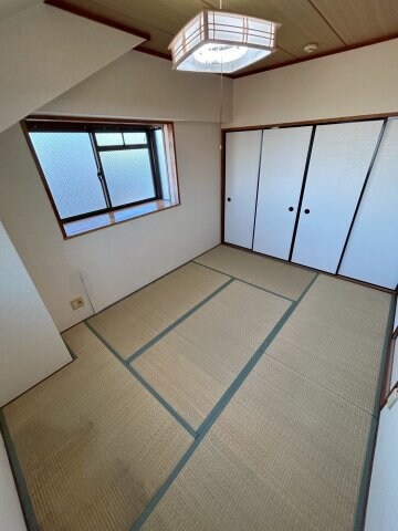 物件内観写真20　(来客時にも便利な和室付き)