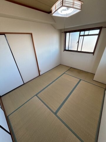 物件内観写真21　(来客時にも便利な和室付き)