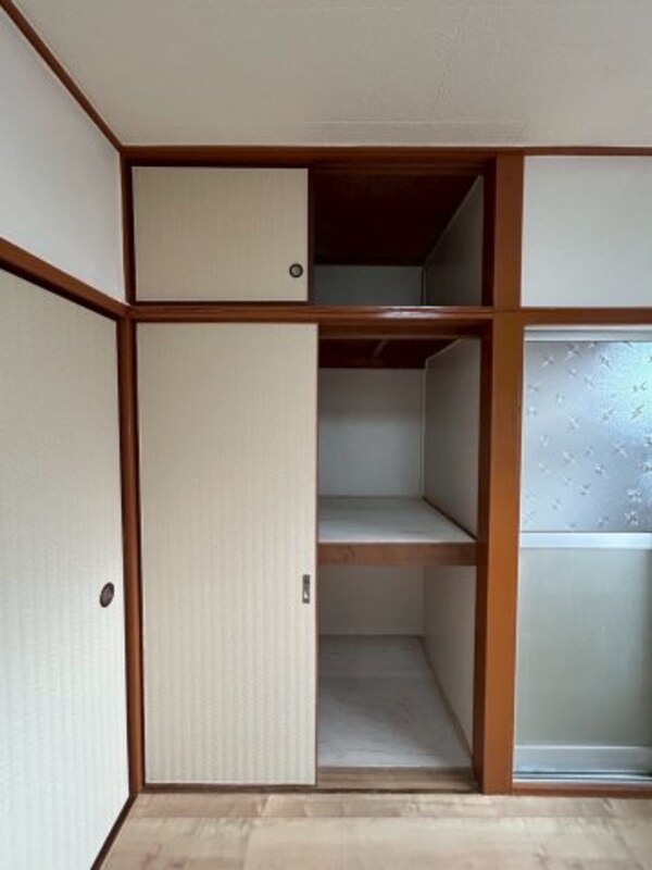 収納(小物を収納するのに便利です)