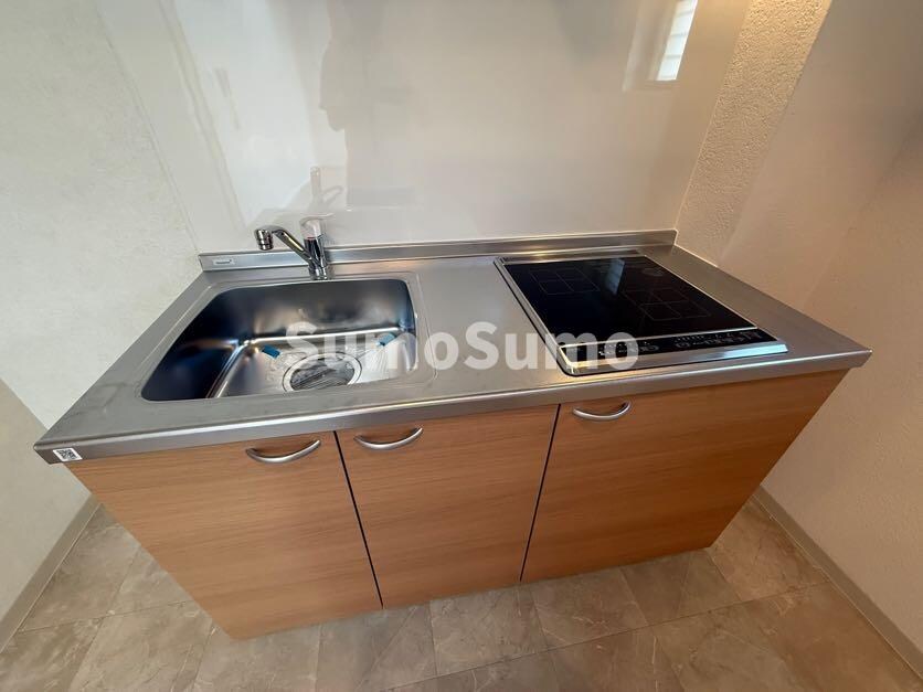 物件内観写真5　(コンパクトなキッチンで掃除もラクラク)