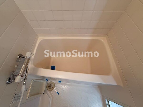 浴室(コンパクトで使いやすいお風呂です)