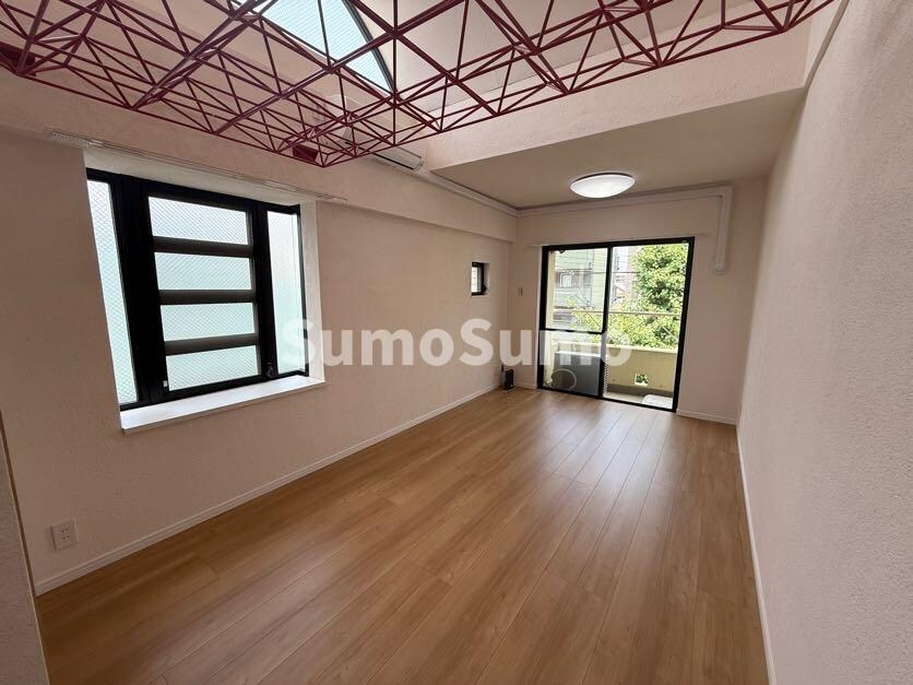 物件内観写真12　(ゆったり過ごせるリビングです)