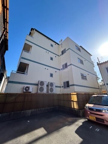 物件外観写真2　(外観もきれいです)