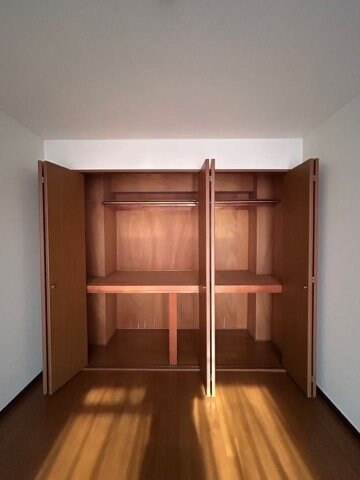 物件内観写真12　(ちょっとした収納スペースも充実しています)