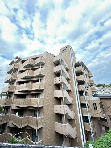 物件外観写真1　(外観もきれいです)