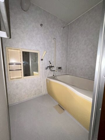 物件内観写真7　(ゆったり過ごせるお風呂です)