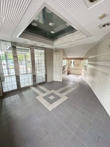 物件外観写真3　(毎日通るロビーはこのようになっています)