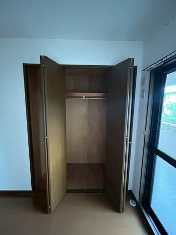 物件内観写真19　(たっぷりとした収納スペースです)