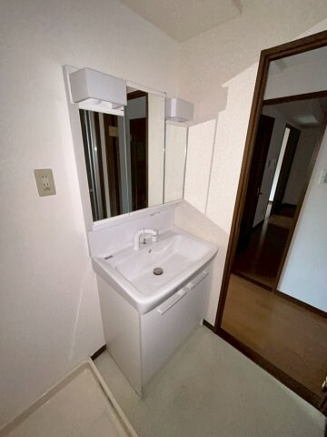 物件内観写真22　(忙しい朝には欠かせない洗面所です)