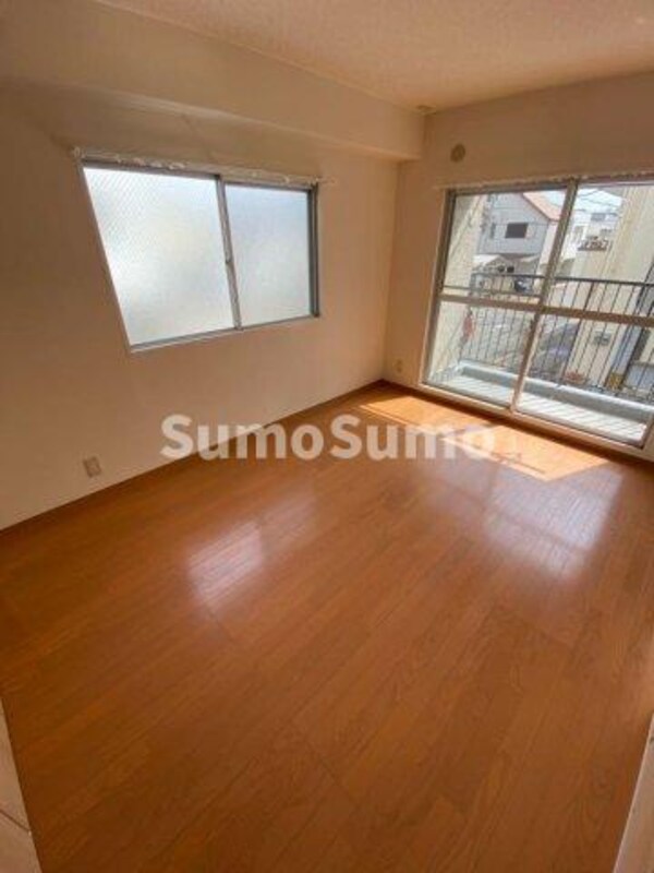 居室(使いやすい居間です)