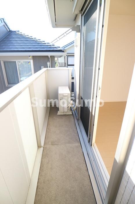 物件内観写真12　(バルコニーからの眺めを楽しみながら食事をしませんか)