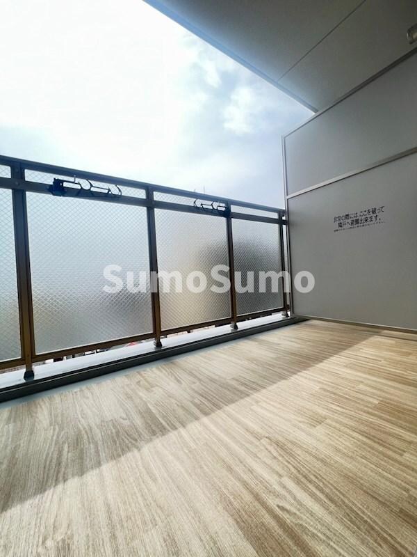 物件内観写真13　(広々としたバルコニーです)