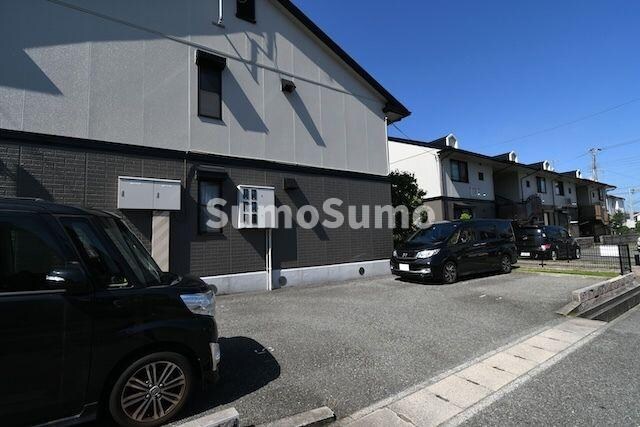 物件外観写真2　(毎日通るエントランスはこのようになっています)