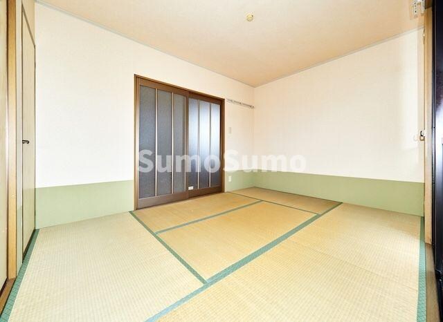 物件内観写真5　(和室、ちょっとしたくつろぎスペースにいかがでしょうか)