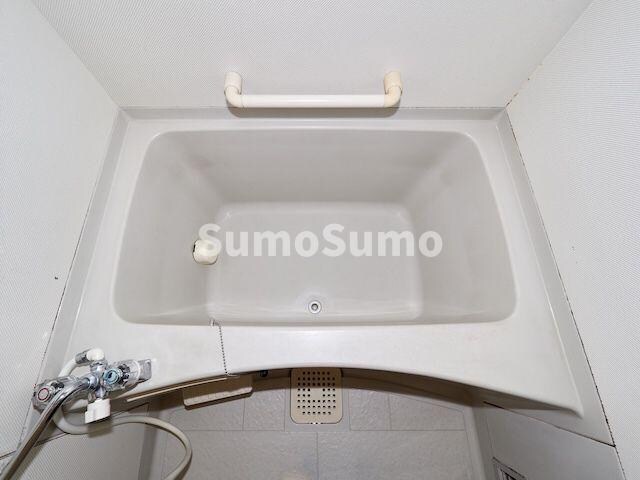 物件内観写真8　(日々の疲れを癒すお風呂付です)