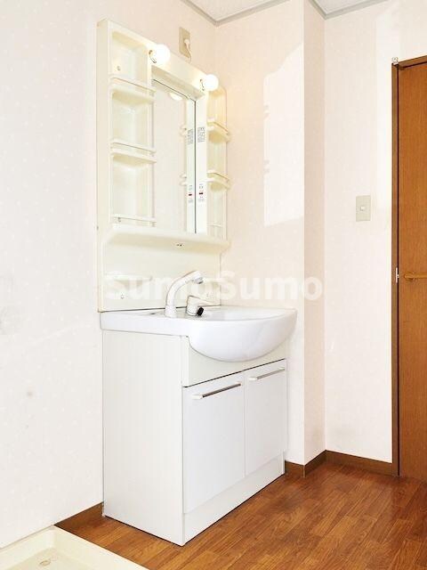 物件内観写真9　(脱衣スペースもあります)