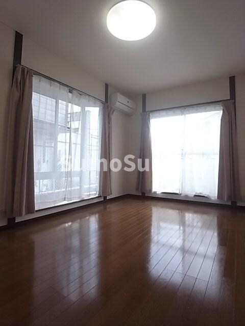 物件内観写真5　(リビングです)