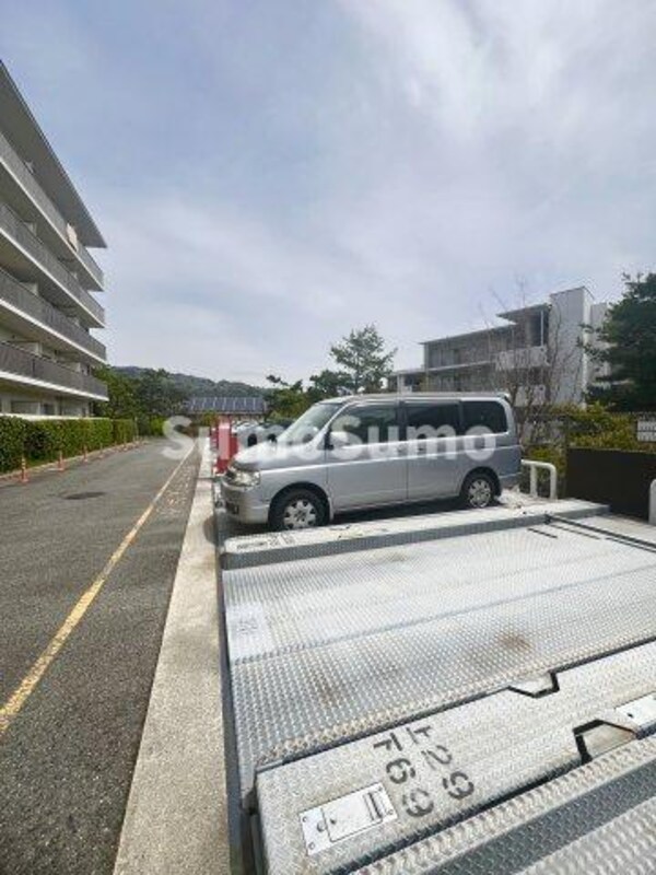駐車場(駐車場です)
