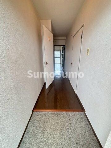 物件内観写真2　(シンプルで使いやすい玄関です)