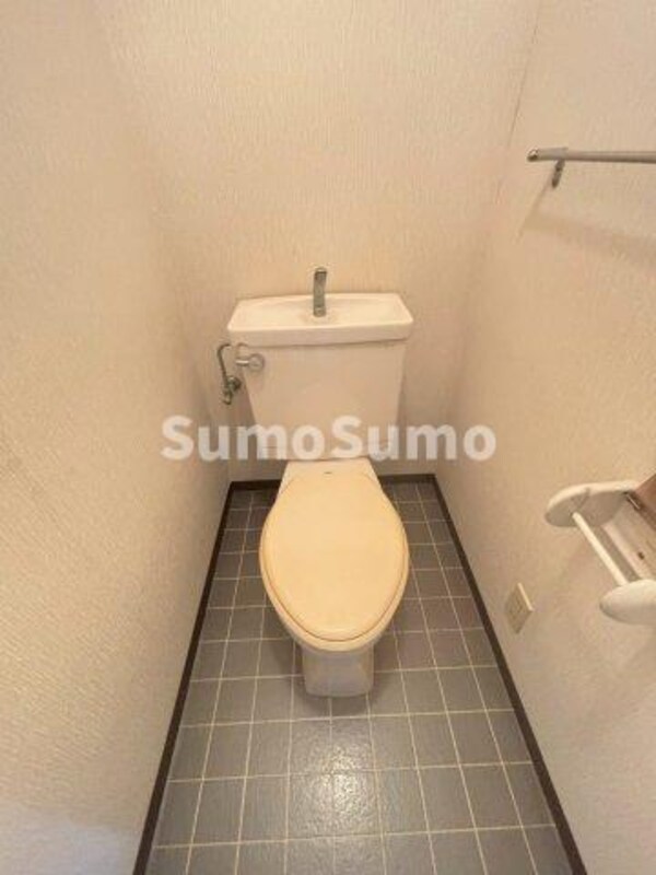 トイレ(シンプルで使いやすいトイレです)