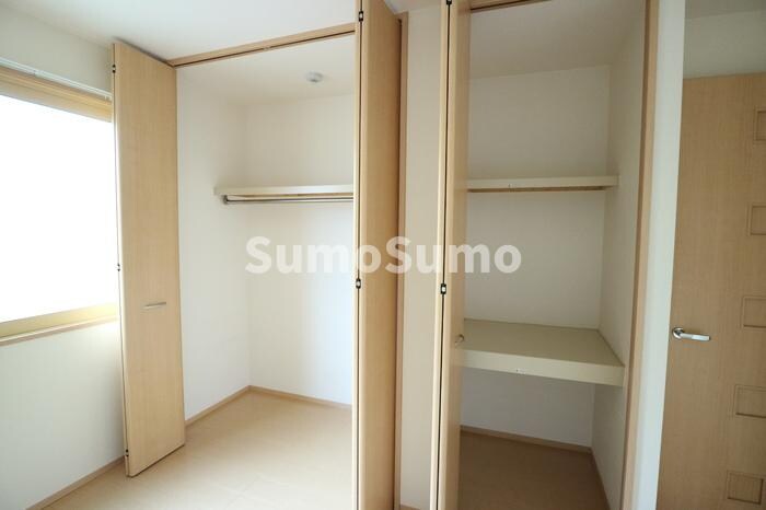 物件内観写真10　(収納スペース豊富です)